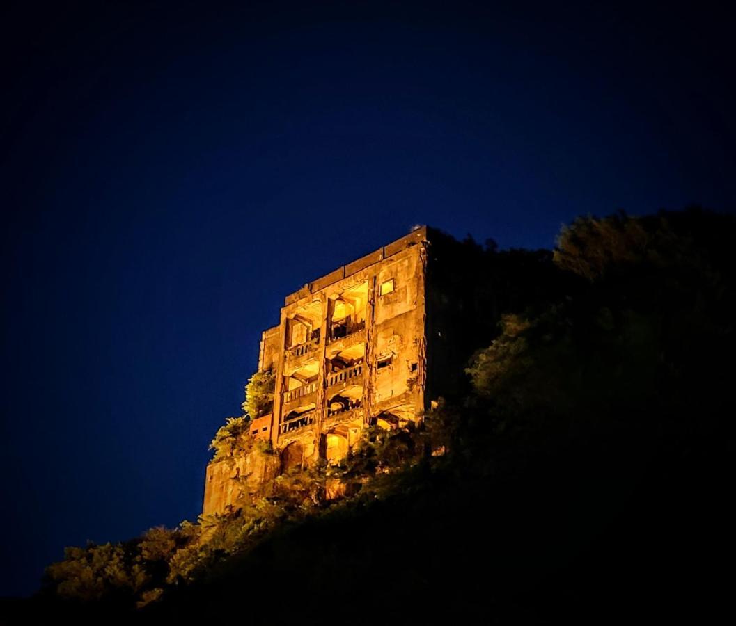 A Promised Land Bnb Цзюфень Екстер'єр фото